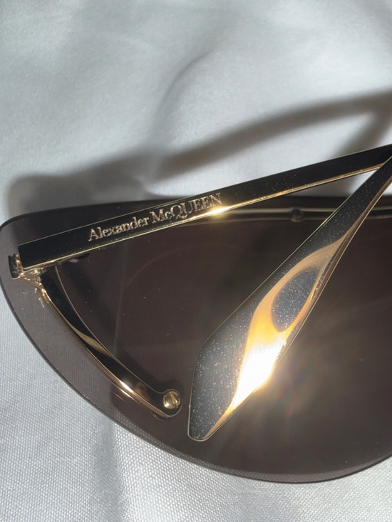 Alexander McQueen Shield-Style Sunglasses in Dark Smoke main image 4